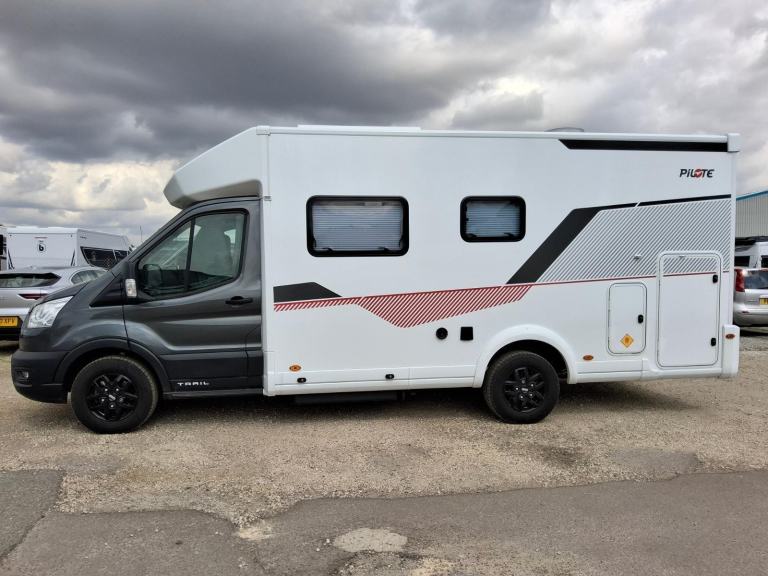 Pilote Atlas A696G, Automatic, fixed bed, 4 belts motorhome for sale