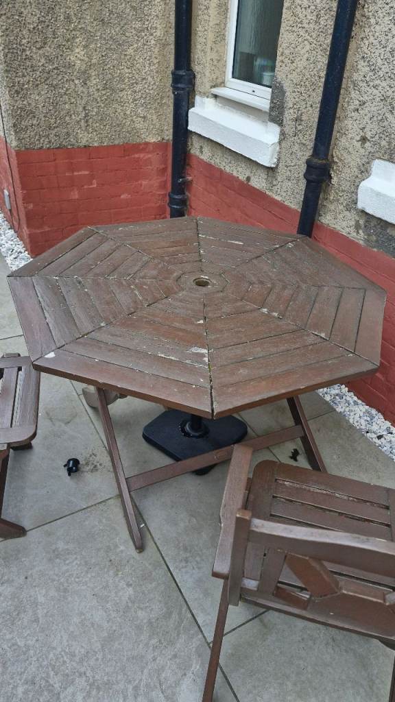 Solid Wood Octagonal Garden Table with 2 Chairs
