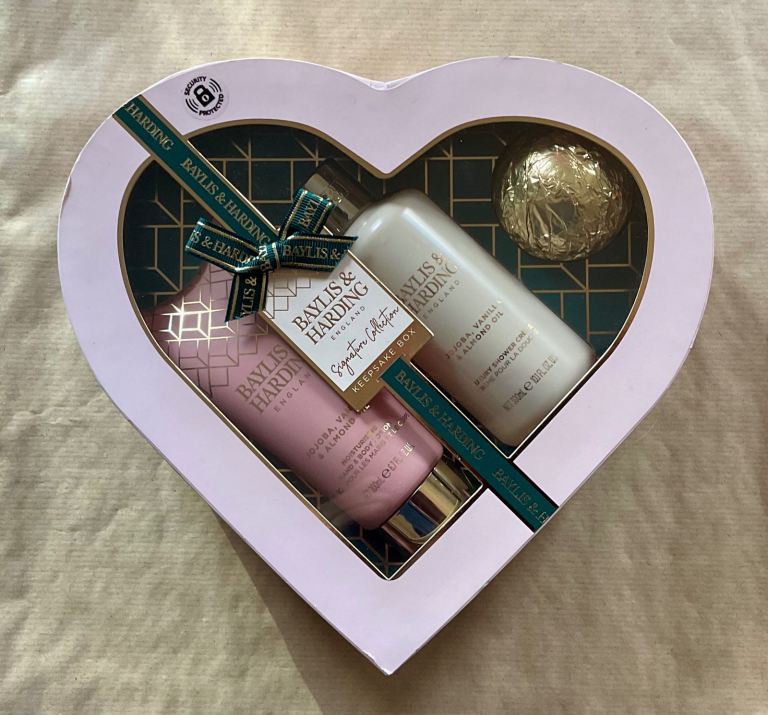 Baylis & Harding Love Heart Signature Collection Keepsake Gift Box Set