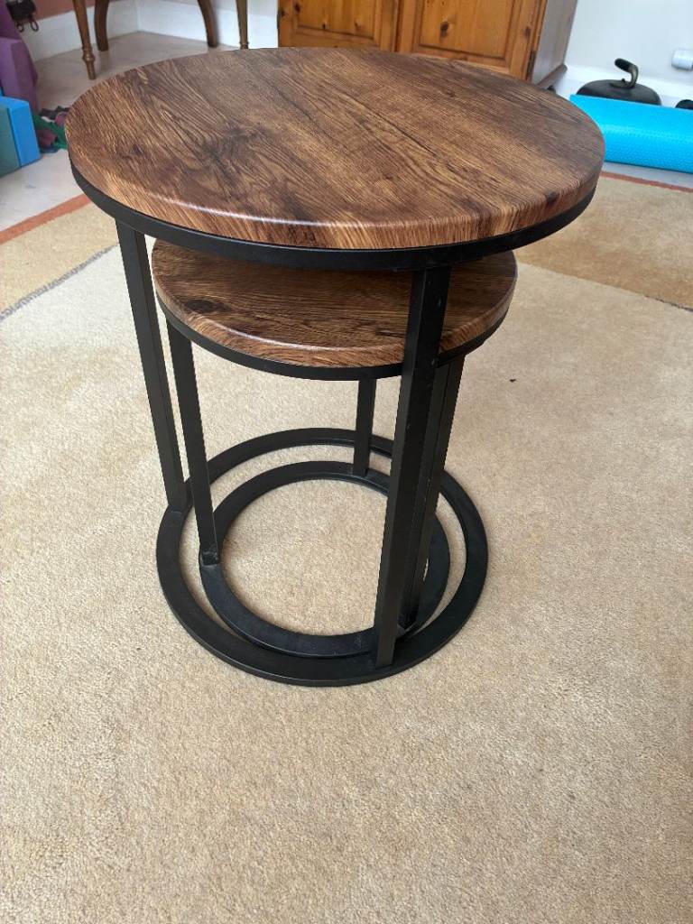 Coffee tables - nest of 2