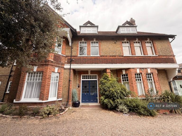 1 bedroom flat in Westcombe Park Road, London, SE3 (1 bed) (#2251599)