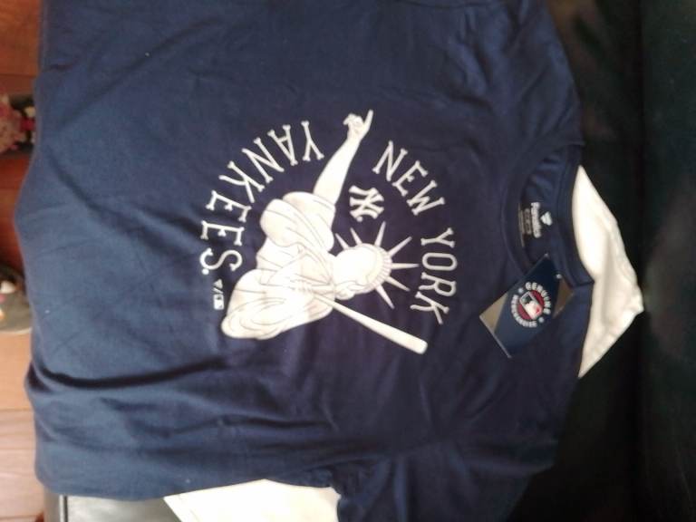 NEW New York Yankees T-Shirt – Navy Blue, Still Tagged