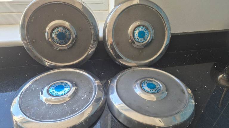 Ford escort mark 1 hub caps