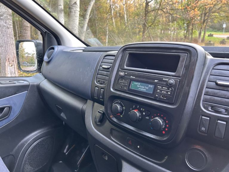 70,000 MILES VAUXHALL VIVARO 1.6 CDTI 2018 FREE ULEZ EX BT EXCELLENT CONDITION NO VAT