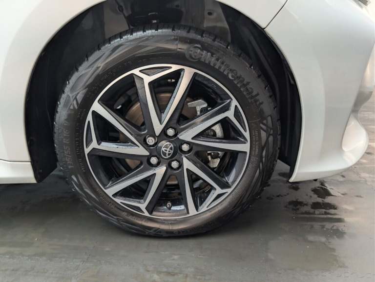 2022 Toyota Yaris 1.5 VVT-h Design Hatchback 5dr Petrol Hybrid E-CVT Euro 6 (s/s) (116 ps) -  HAT...