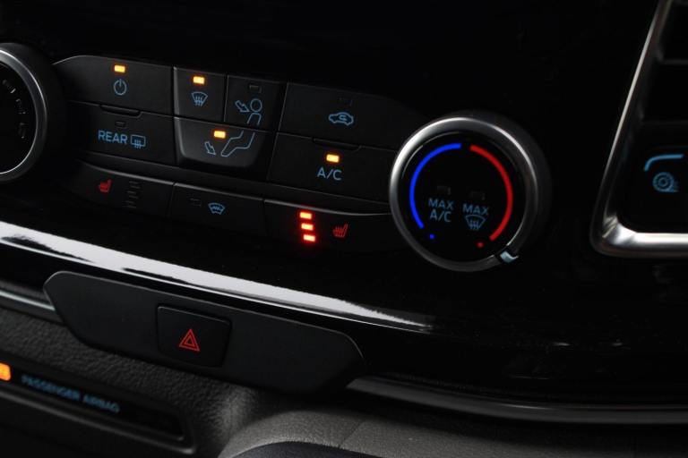 2021 Ford Tourneo Custom 2.0 320 EcoBlue Titanium Auto L1 Euro 6 (s/s) 5dr MPV Diesel Automatic