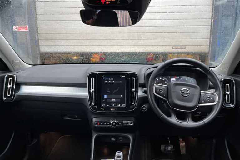 2020 Volvo XC40 2.0 D4 Inscription Pro SUV 5dr Diesel Auto AWD Euro 6 (s/s) (190 ps) SUV Diesel A...