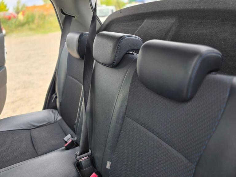 2014 Toyota Yaris 1.5 VVT-h Trend Hatchback 5dr Petrol Hybrid CVT Euro 5 (101 ps) Hatchback Hybri...