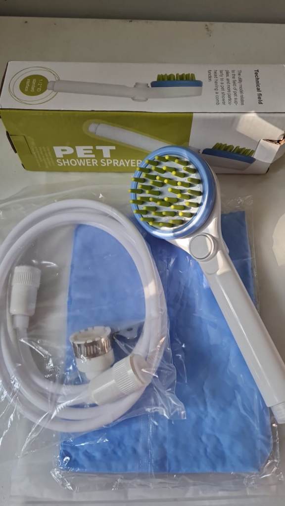 Brand New Pet grooming spray nozzle, suitable for bathing cats, dogs