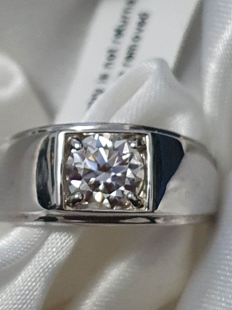 Mens Chunky Mossanite Ring Size S or X Silver 925 Platinum Overlay New as good as diamond 