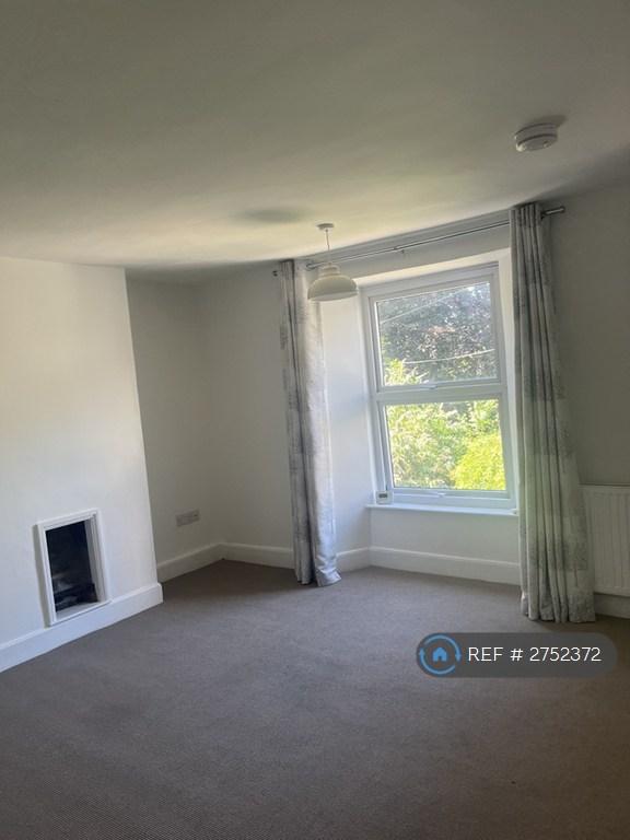 1 bedroom flat in Edward Street, Truro, TR1 (1 bed) (#2752372)