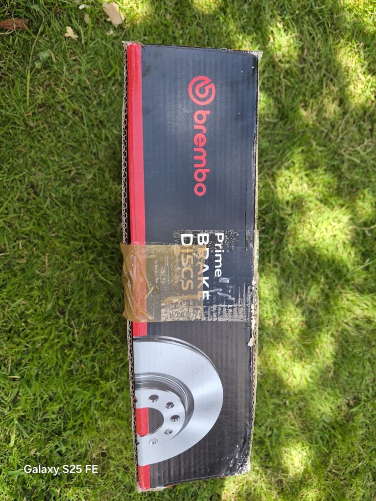 BREMBO Rear 2 Brake Discs For Hyundai Ioniq 16-22 (Check Disc Size 262mm)