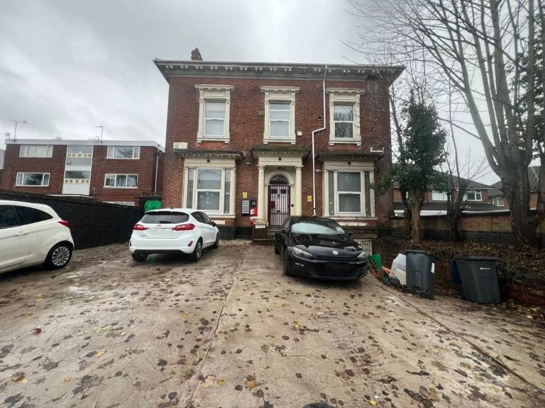 ***ONE BEDROOM FLAT TO RENT***SPACIOUS FLAT***IDEAL FOR WORKING PROFESSIONALS***CALL NOW TO VIEW***