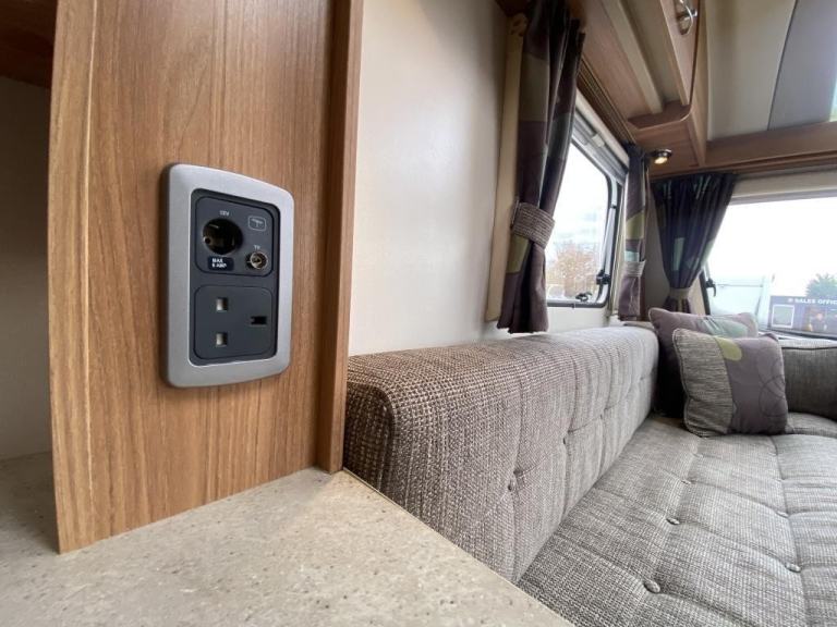 2014 SWIFT FREESTYLE SE S2 TOURING CARAVAN