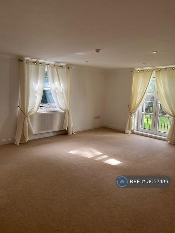 2 bedroom flat in Regent House, Falmouth, TR11 (2 bed) (#3057489)