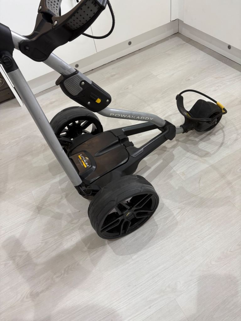Powakaddy FW7 Electric Golf Trolly - XL Batter and Charger