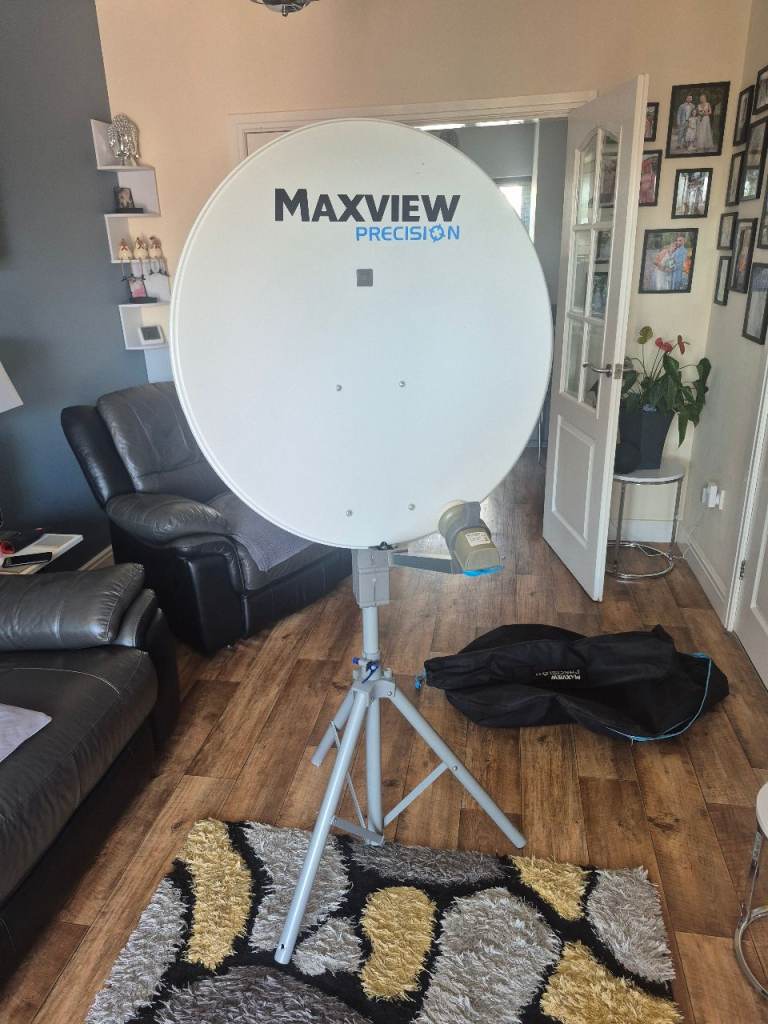 MAXVIEW PRECISION Portable Satellite Dish Kit - Good Condition