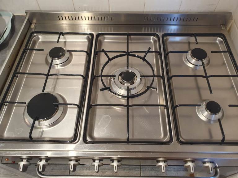 Stainless Steel Freestanding Gas Cooker – Looks New