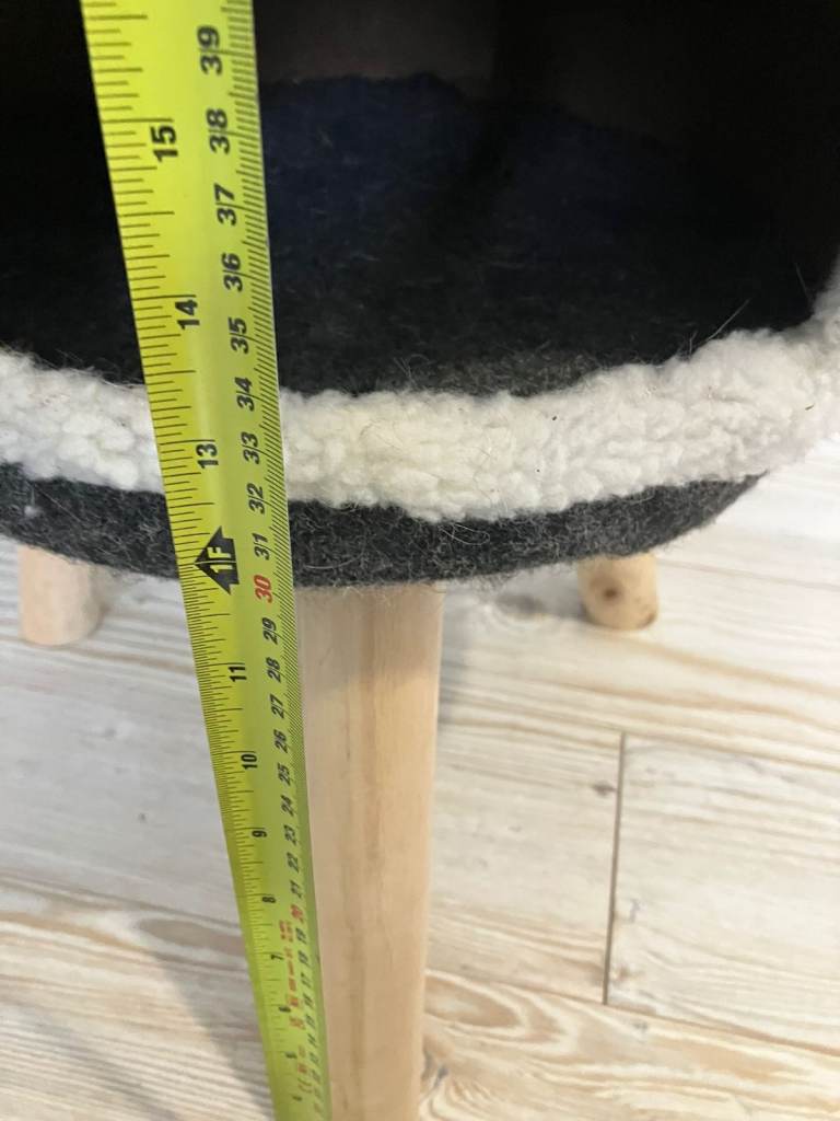 Cat bed/house on 3 wooden legs