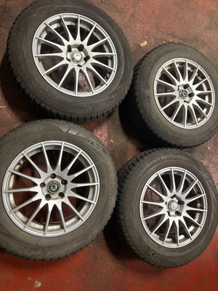 Skoda Alloy wheels with winter tyres 