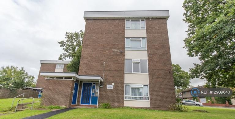 Studio flat in Ebury Houses, Croesyceiliog, Cwmbran, NP44 (#2909643)