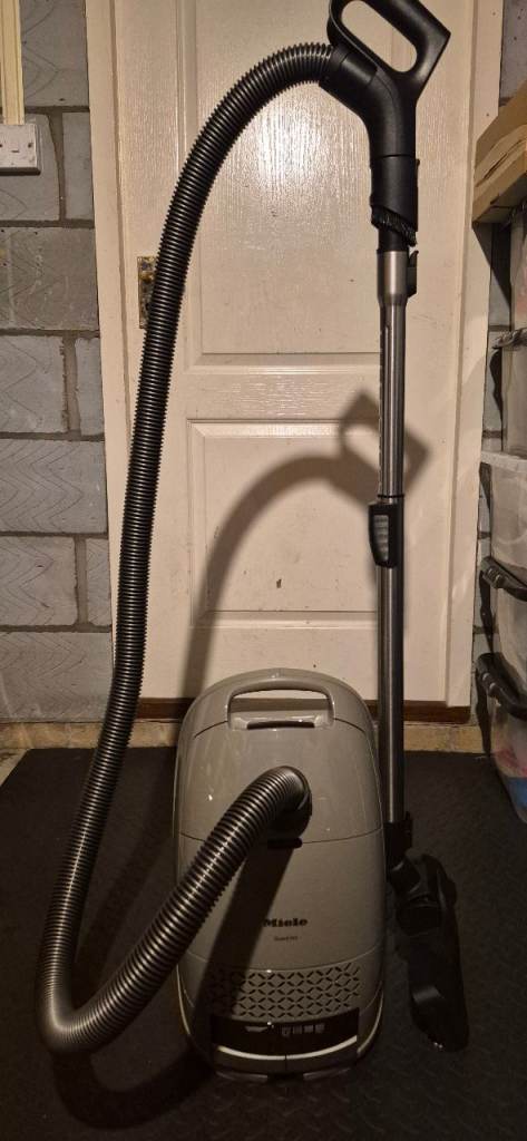 Miele Guard M1 Vacuum Cleaner – Good Condition