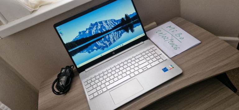 FREE DELIVERY DISCOUNTED (SCRATCHES) 2024 11th gen 15.6" Core i5 16GB RAM 512GB SSD HP Laptop PC