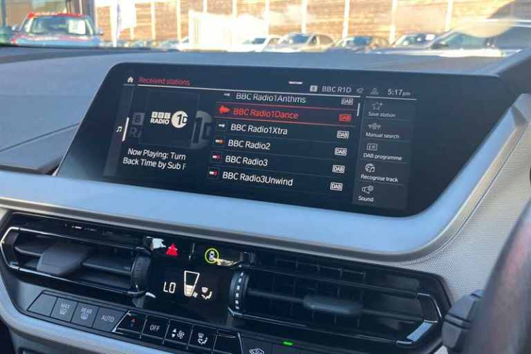 2022 BMW 1 Series 118i [136] SE 5dr [Live Cockpit Professional] HATCHBACK PETROL Manual