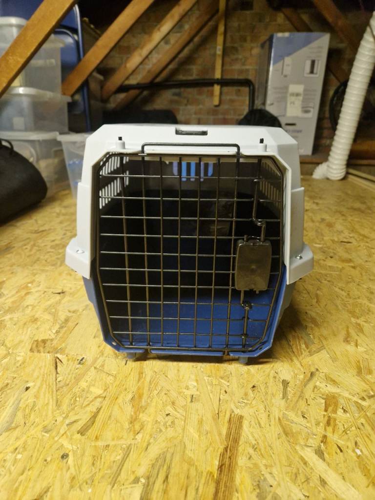 Hardshell Pet Carrier for Small Animals - Grey and Blue