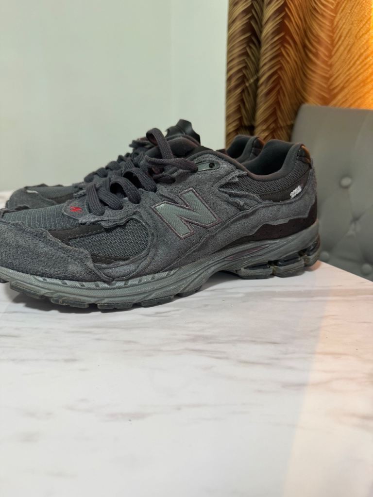 new balance 2002r phantom black 