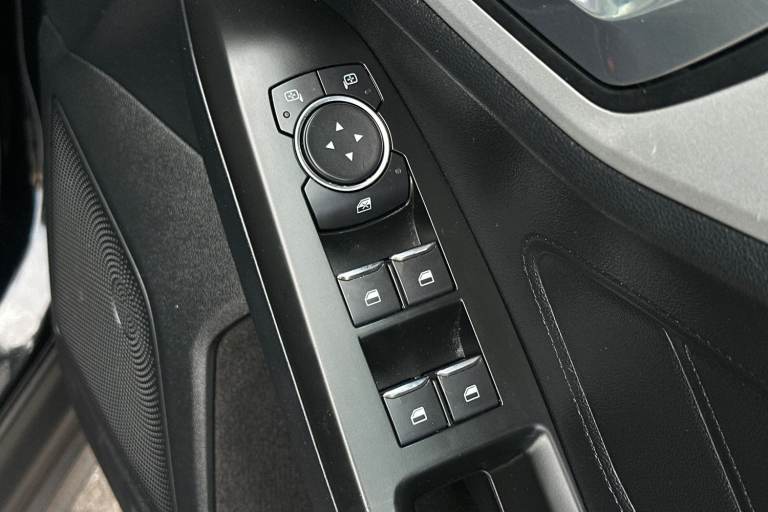  Ford Focus 1.0t Ecoboost Zetec Hatchback 5dr Petrol Manual Euro 6 s/s 100 Ps