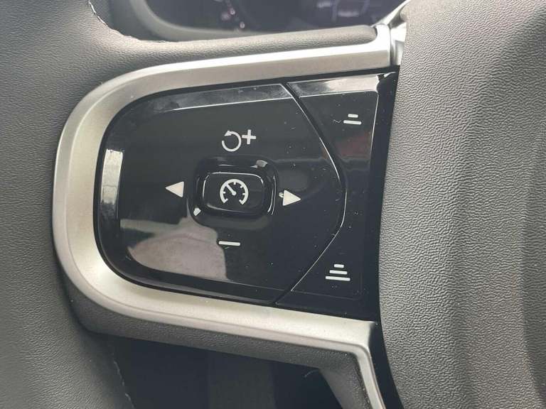 2025 Volvo XC90 Ultra, T8 AWD Plug-in hybrid, Electric/Petrol, Bright, 7 Seats ESTATE Petrol/Elec...