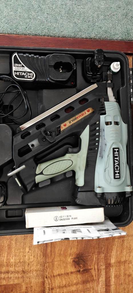 Hitachi Nail Gun Kit – Good Condition, Full Set