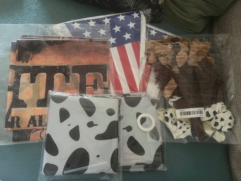 Hen party rodeo decor