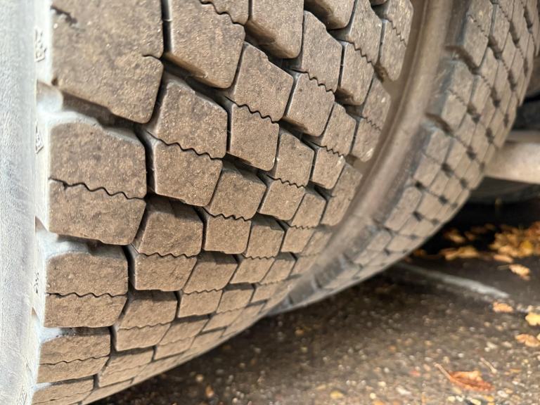 2014 DAF CF 330 DROPSIDE WITH HMF 1420 FOLD AWAY CRANE 