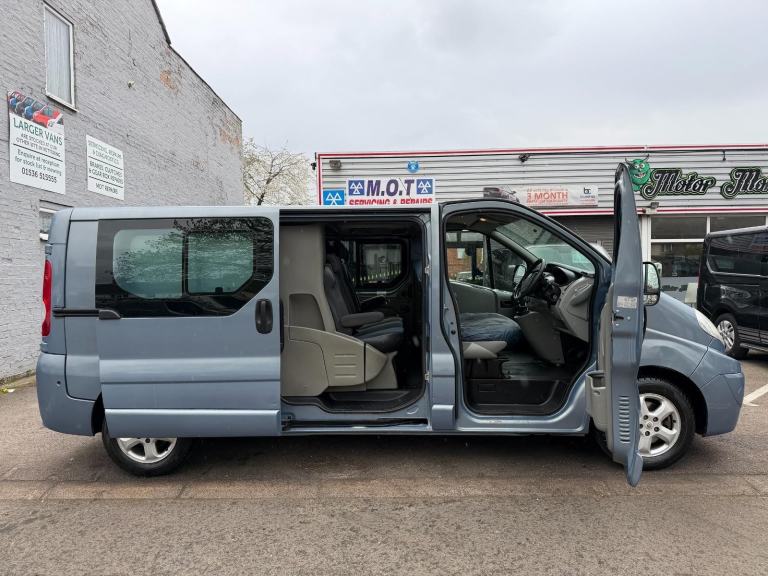 Renault Trafic 2.0 dCi LL29 Sport LWB 6 Seat Crew Van  DIESEL MANUAL 2011/11