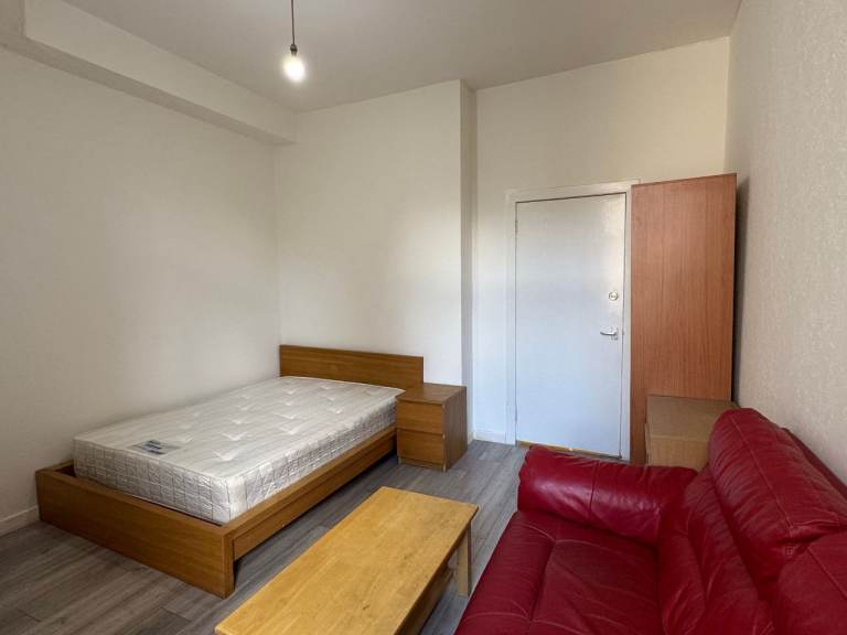 Furnished Double - Bills Inc with WiFi- Glasgow, Southside