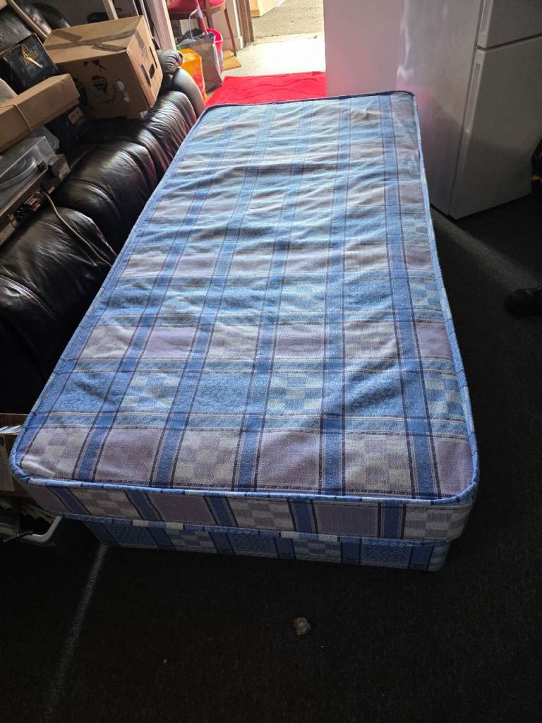 Single bed n mattress 