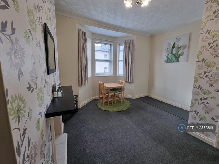 1 bedroom flat in Fairoak Avenue, Newport, NP19 (1 bed) (#2853619)