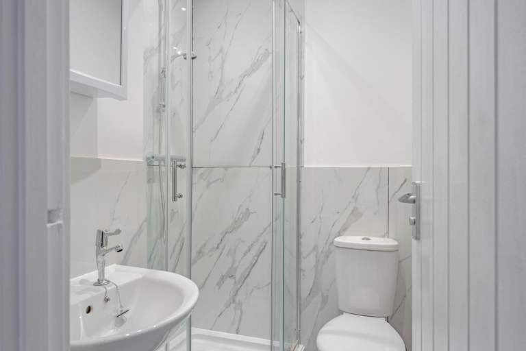 5 BED HOUSE HMO , CHEAM LONDON BOROUGH OF SUTTON 