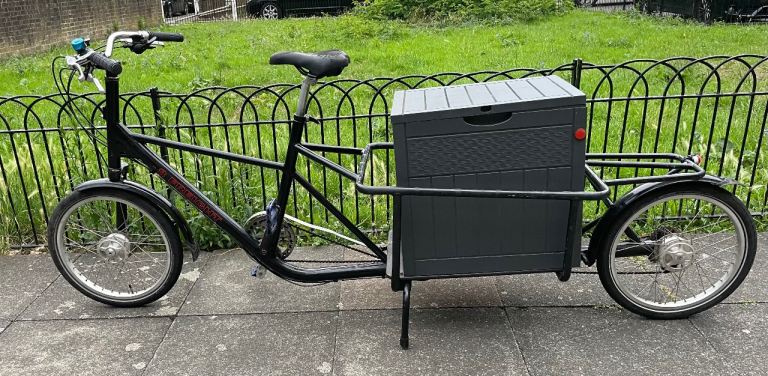 Lovely Classic Freight 8 Cargo Bike 8 speeds with lockable waterproof box  in good condition 