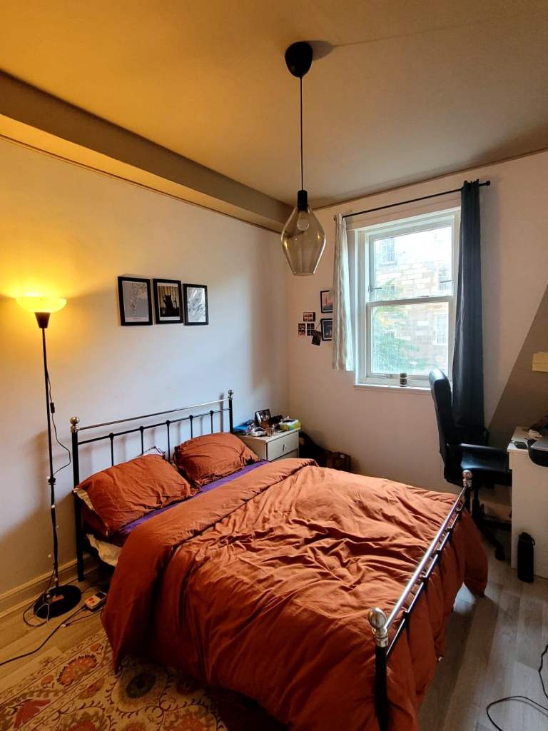Cosy room available in the west end
