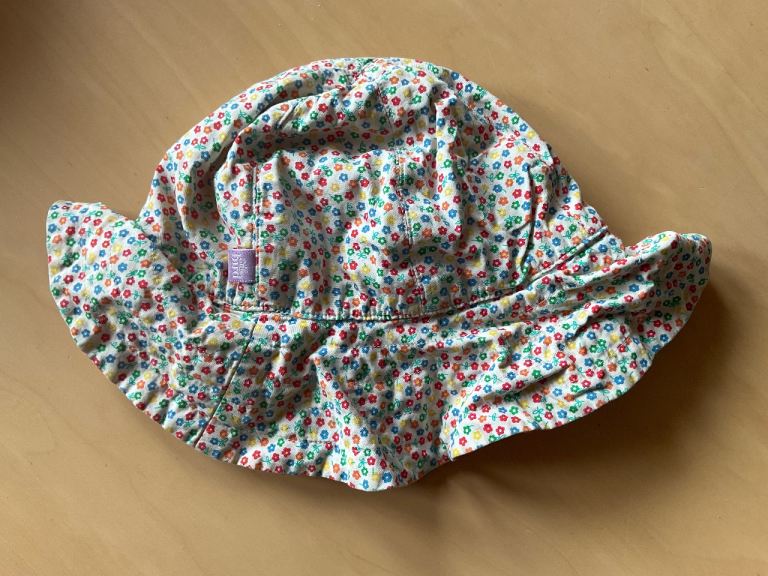 VGC LITTLE BIRD REVERSIBLE SUNHAT - JOOLS OLIVER (1-3 YEARS)