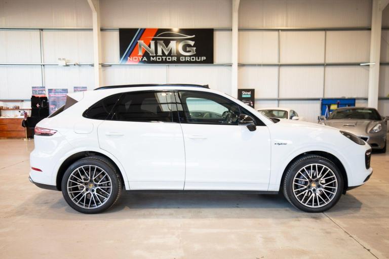 2020 Porsche Cayenne E-Hybrid 5dr Tiptronic S ESTATE PETROL/ELECTRIC Automatic