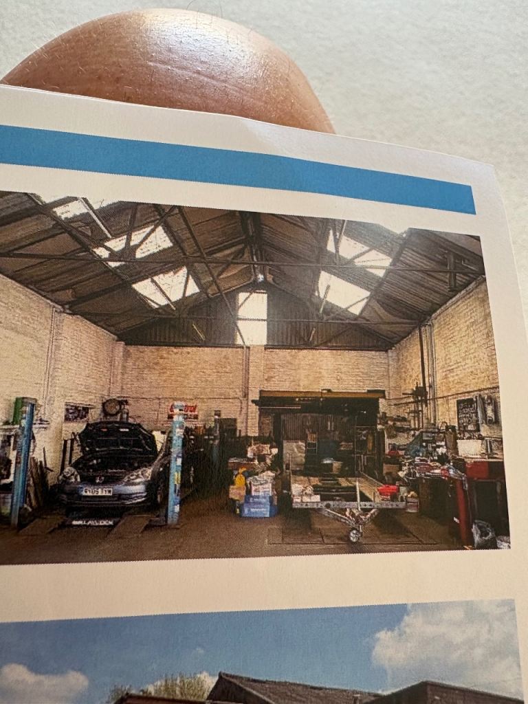 Established MOT (license expired) garage/repair shop 2000sq ft