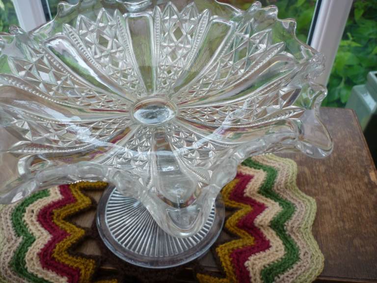 MAGNIFICANT and quite Unique pedestaL glass dish