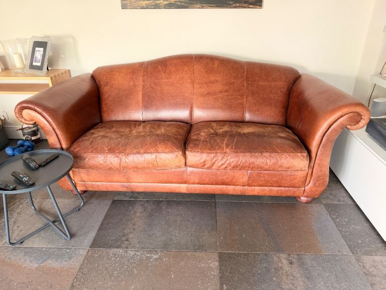 Leather Sofa / Couch - Brown, chesterfield