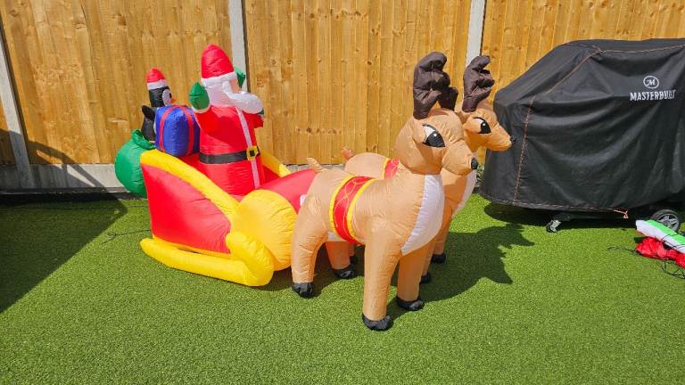 Inflatable Santa Sleigh with Reindeer – Christmas Outdoor Decoration