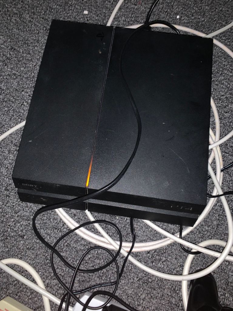 Ps4 console 