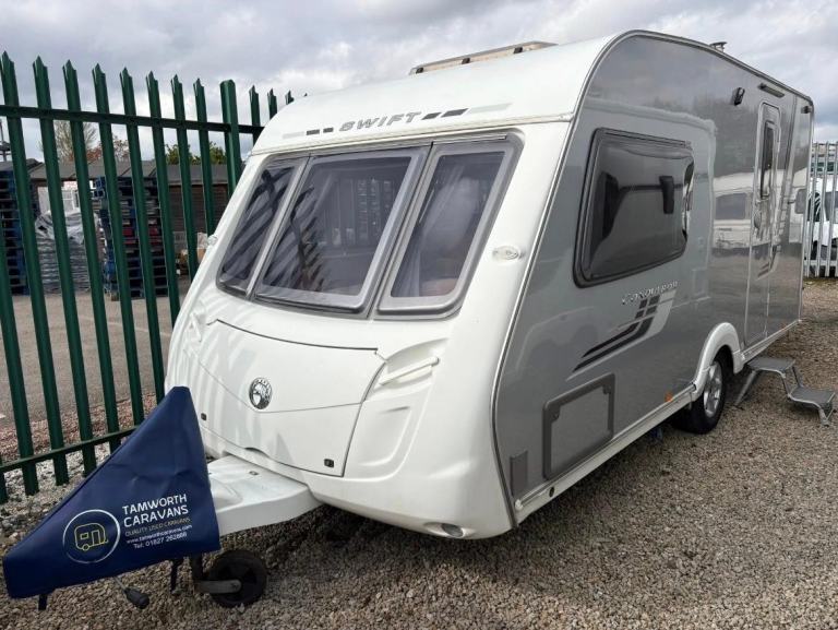 SWIFT CONQUEROR 480 - 2 BERTH CARAVAN WITH END WASHROOM 